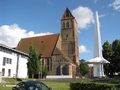 St. Marienkirche mit dem Denkmal f&uuml;r Otto Lilienthal